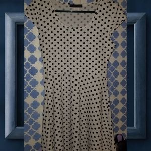 White and black polka dot dress. Rockabilly